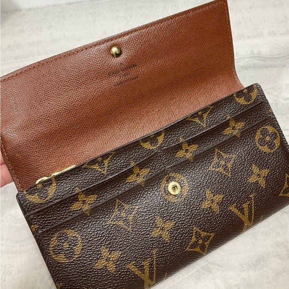 Sold Louis Vuitton Sarah Wallet Monogram - Picture 13 of 14